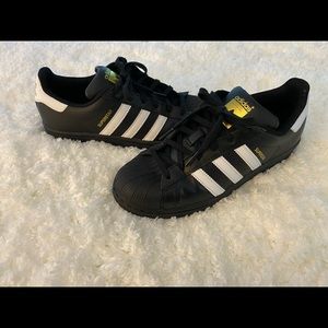 Adidas Superstar Originals Sneakers EUC Black/White, Size 5.5 Kids, 7 Women.